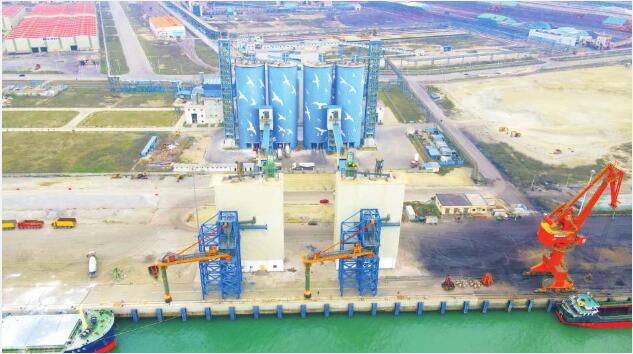 國內(nèi)首條！柳鋼集團(tuán)礦渣粉直接裝船海運(yùn)生產(chǎn)線通過竣工驗(yàn)收
