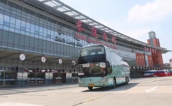 飛機(jī)高鐵網(wǎng)遍布 長途客運(yùn)大巴何去何從？