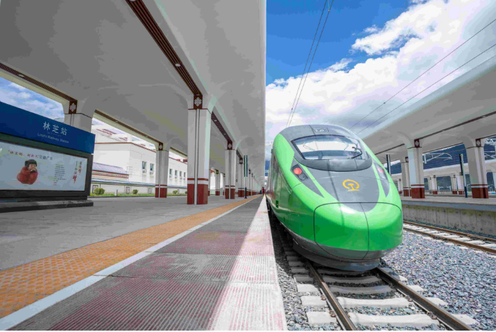 “復興號”將駛上青藏鐵路 “神奇天路”提質(zhì)升級再創(chuàng)奇跡