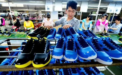 波士頓咨詢公司報告：未來十年 中國鞋服市場總量預(yù)計穩(wěn)定在三萬億元