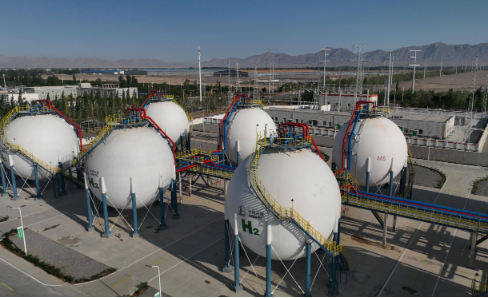 我國(guó)首個(gè)萬(wàn)噸級(jí)光伏綠氫示范項(xiàng)目順利產(chǎn)氫