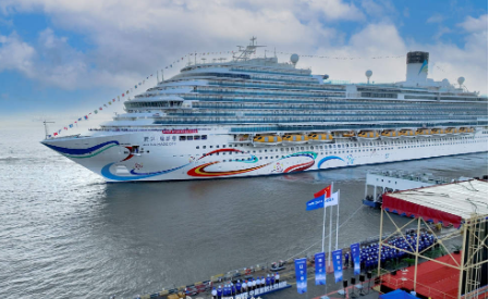 首艘國(guó)產(chǎn)大型郵輪開(kāi)始首次試航