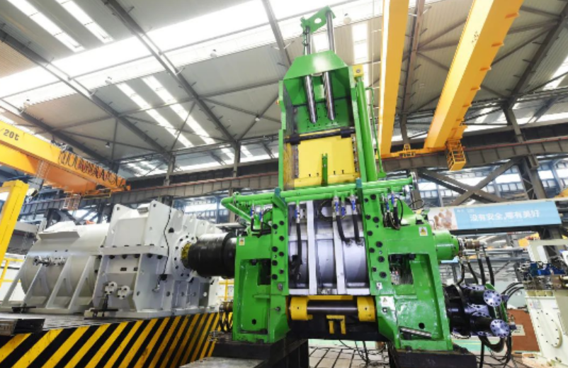 益陽(yáng)橡機(jī)創(chuàng)新密煉機(jī)驅(qū)動(dòng)系統(tǒng)實(shí)現(xiàn)綠色節(jié)能