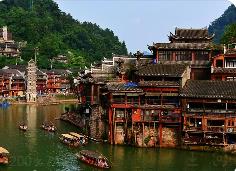 必須把握好古建保護與商業(yè)開發(fā)的關(guān)系