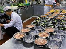 飯店使用預(yù)制菜是否應(yīng)說一聲？