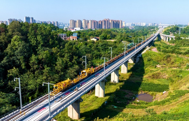 渝昆高鐵川渝段開(kāi)始鋪軌