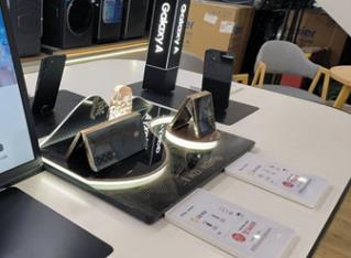 多功能、小身板、低價格  折疊屏手機(jī)或成拉動消費(fèi)新熱點(diǎn)