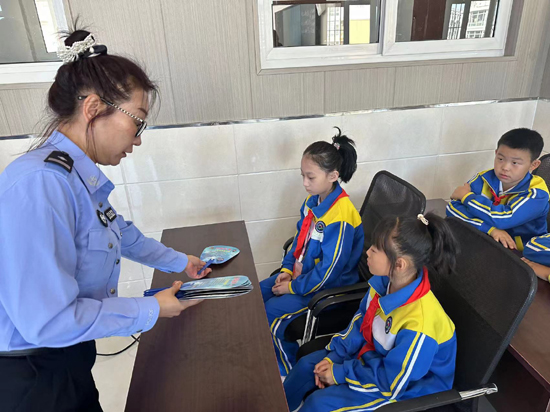 20230920085525191.jpg 五大連池市公安局開展”網(wǎng)絡(luò)安全進(jìn)校園“活動(dòng).jpg