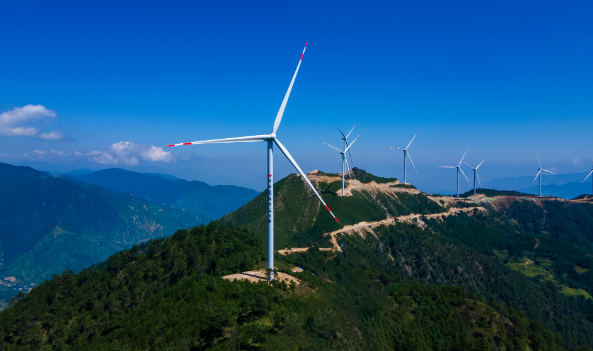 國投集團(tuán)雅礱江臘巴山風(fēng)電項(xiàng)目投產(chǎn)發(fā)電