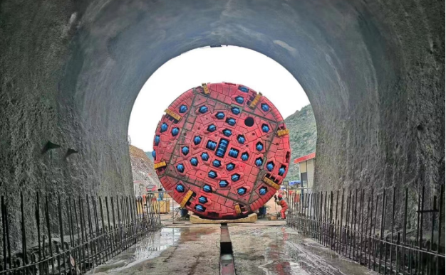 國內(nèi)首座高速公路TBM施工平導洞全線貫通
