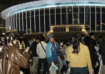 演唱會(huì)帶動(dòng)夜宵外賣(mài)訂單量暴漲