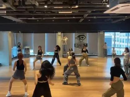 街舞成為“潮流必修課” 護(hù)具怎么選？