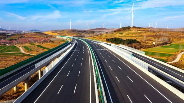 北通渤海 南達(dá)黃?！綎|半島陸海大通道明董高速通車