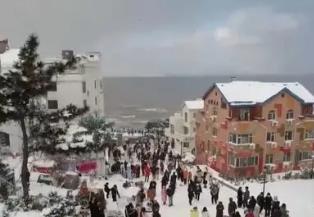 “點(diǎn)燃”節(jié)前消費(fèi)熱情 多地拿出“真金白銀”激發(fā)市場(chǎng)活力