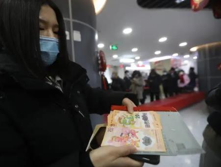 龍年紀念幣因何遭瘋搶？