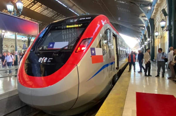 中國(guó)造！南美洲最快的軌道列車在智利投入服務(wù)