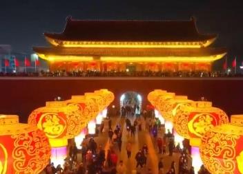 踩街、打鐵花、甲骨文彩燈 各地龍年氛圍感“拉滿” 紅紅火火過大年