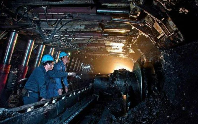 司法部、應(yīng)急管理部、國(guó)家礦山安監(jiān)局負(fù)責(zé)人就《煤礦安全生產(chǎn)條例》答記者問