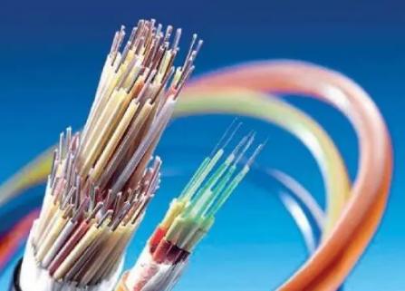 相比十年前翻了3.68倍，2023年全國光纜線路總長達6432萬公里