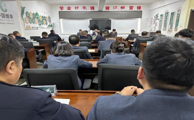 營(yíng)口市煙草專賣局開展  “學(xué)雷鋒 獻(xiàn)愛心 樹形象”系列活動(dòng)