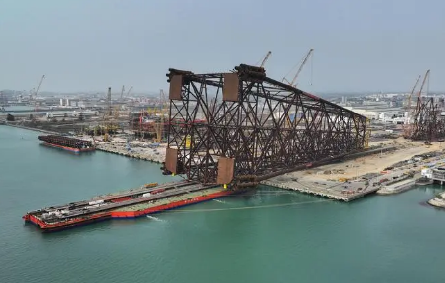 亞洲第一深水導管架“?；枴苯ㄔ焱旯?></a></div><!-- img end -->	<div   id=