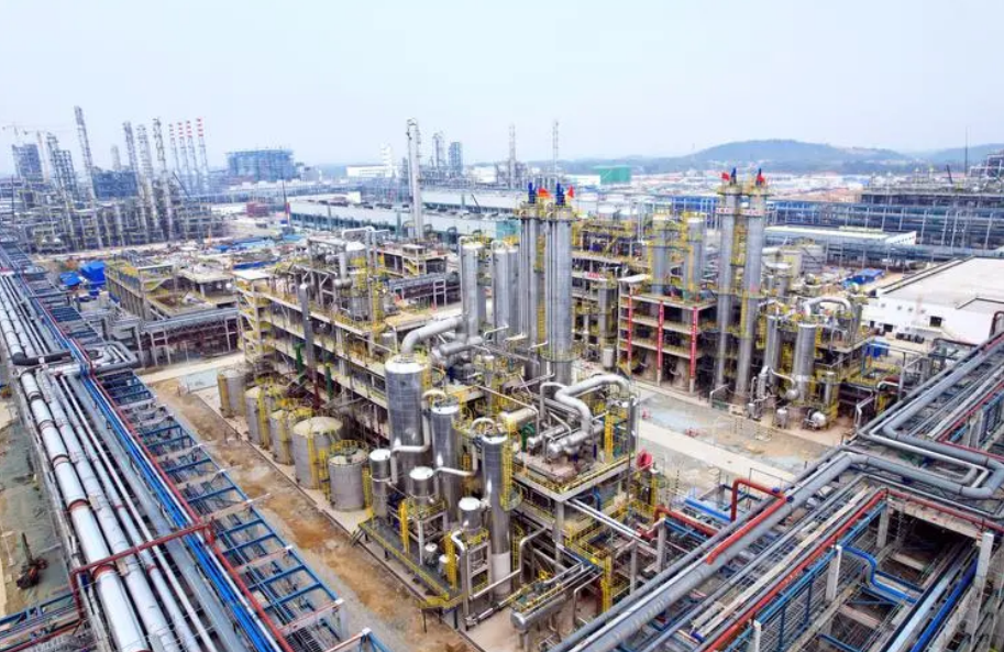 中國(guó)石化湖南石化年產(chǎn)60萬(wàn)噸己內(nèi)酰胺新裝置實(shí)現(xiàn)雙線開車