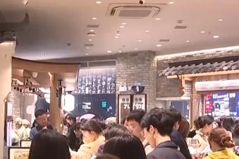 多樣化“夜”態(tài)點(diǎn)亮假期“夜經(jīng)濟(jì)” 旅游市場購銷兩旺、活力滿滿