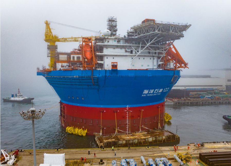 我國(guó)自主設(shè)計(jì)建造的亞洲首艘圓筒型“海上油氣加工廠”成功下水