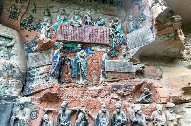 在大足石刻，尋找不曾遠(yuǎn)去的身影