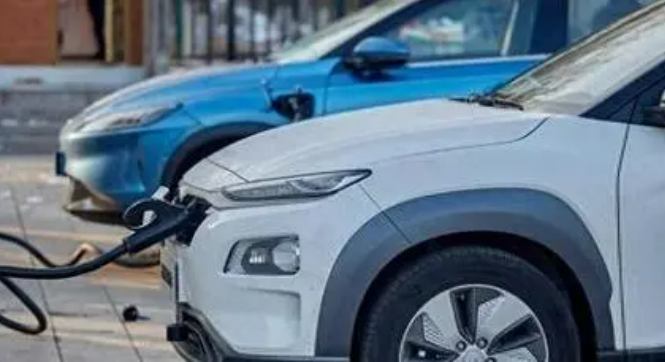 燃油車與新能源汽車的競爭將走向何方？