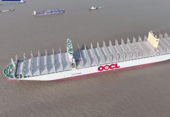 又一艘！世界級(jí)“海上巨無霸”從江蘇南通出江試航