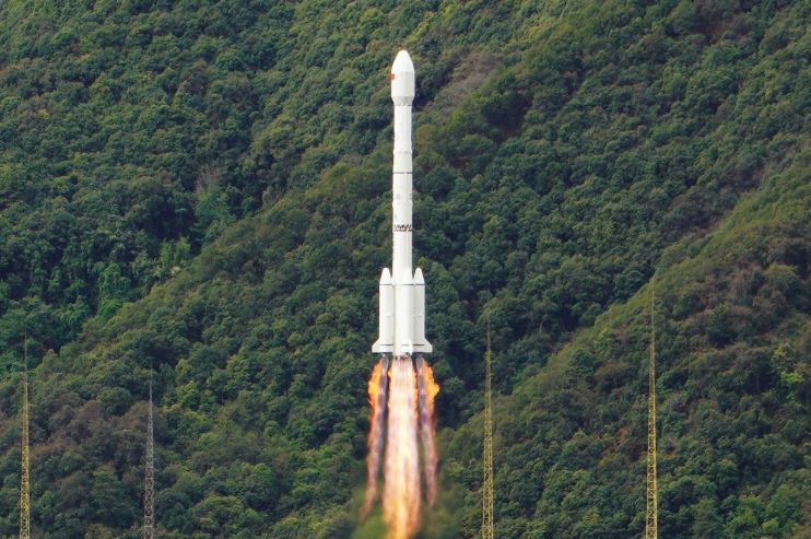 通信南北極！長三乙成功發(fā)射我國首顆中軌寬帶通信衛(wèi)星