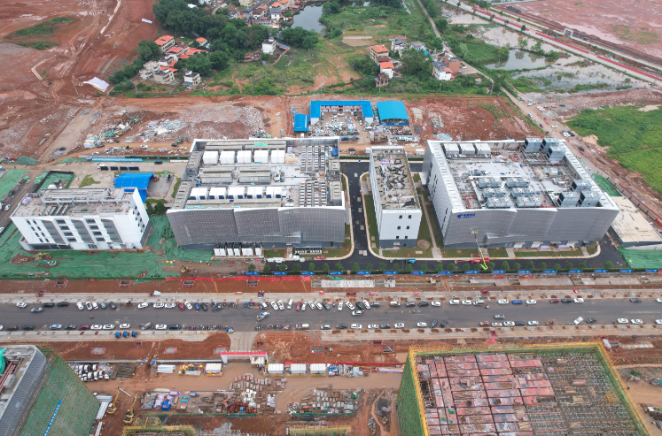 粵港澳大灣區(qū)首個大規(guī)模全液冷智能算力數(shù)據(jù)中心投產(chǎn)