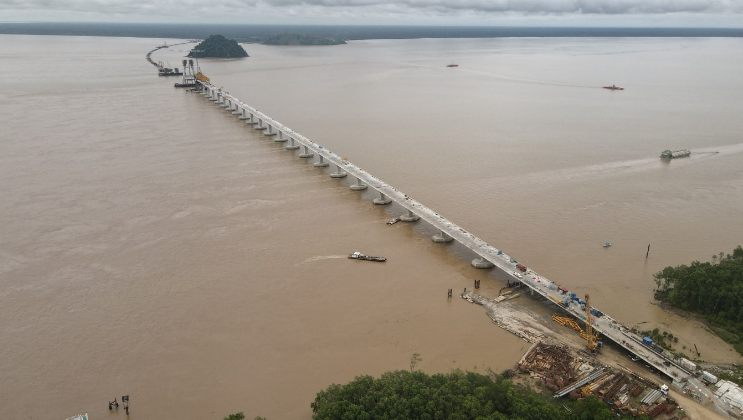 中鐵大橋局承擔(dān)的馬來西亞魯巴跨海大橋南引橋架梁任務(wù)完成
