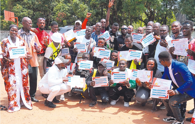 中鋁在幾內(nèi)亞組織開(kāi)展社區(qū)青年技能培訓(xùn)
