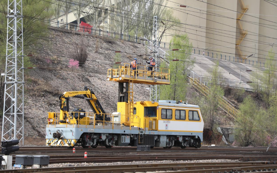 國家能源集團(tuán)新朔鐵路：鐵龍滾滾運(yùn)“烏金”