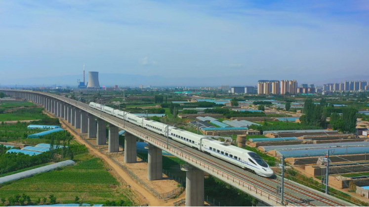絲路重鎮(zhèn)接入全國(guó)高鐵網(wǎng) 蘭張高鐵蘭武段開通運(yùn)營(yíng)
