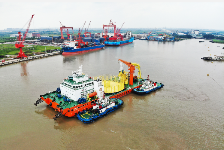 國家電網(wǎng)自主研發(fā)“國蛟一號(hào)”全國最大海纜施工船順利交付