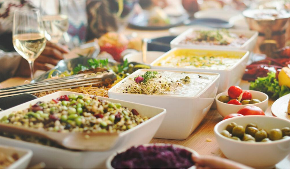 上半年餐飲收入增長7.9%——假日餐飲增長快，個性體驗成趨勢