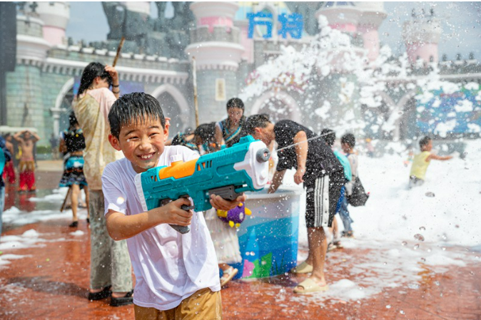增加優(yōu)質(zhì)產(chǎn)品供給 助“燃”暑期消費市場