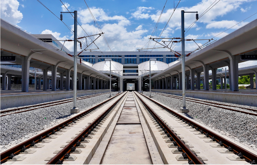 全線鋪軌完成！新建南寧至玉林鐵路“加速駛來(lái)”