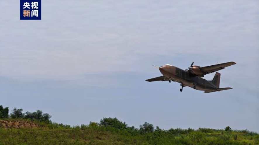 2噸級(jí)商載能力！國(guó)產(chǎn)大型無(wú)人運(yùn)輸機(jī)成功首飛