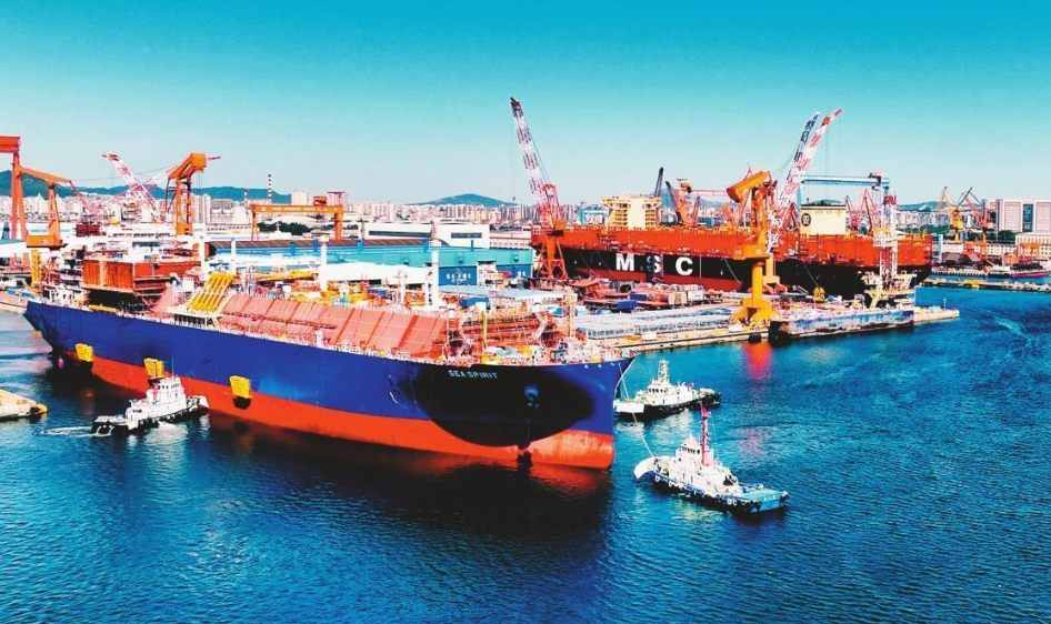 中國船舶大連造船全力保生產(chǎn) 多個(gè)節(jié)點(diǎn)捷報(bào)頻傳