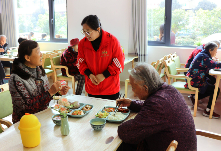 應對人口老齡化！中央財政新增3億元支持助餐服務