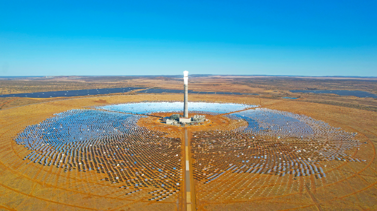 中國(guó)電建承建的南非紅石100兆瓦光熱電站項(xiàng)目首次并網(wǎng)成功