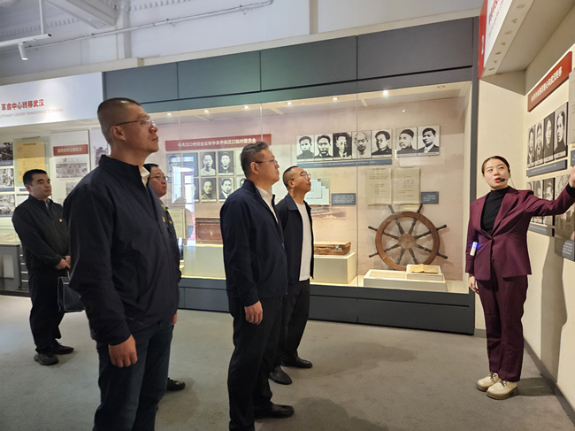 青島市北區(qū)局（分公司）與武漢江岸區(qū)局（營銷部）開展對(duì)標(biāo)共建活動(dòng)