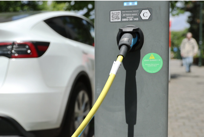 商務(wù)部就中方在世貿(mào)組織起訴歐盟電動汽車反補(bǔ)貼終裁措施答記者問