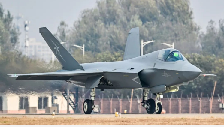 中國空軍殲—35A、紅—19等新型裝備將首次公開亮相