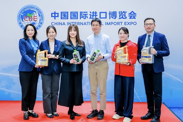 進(jìn)博會首秀：勝牌全球與途虎養(yǎng)車共塑創(chuàng)新生產(chǎn)力，發(fā)布混動汽車“專油專用”機(jī)油系列