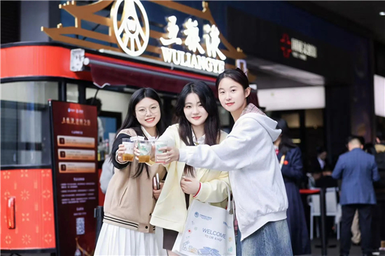 1731395970154012875.jpg 1731395970154012875.jpg